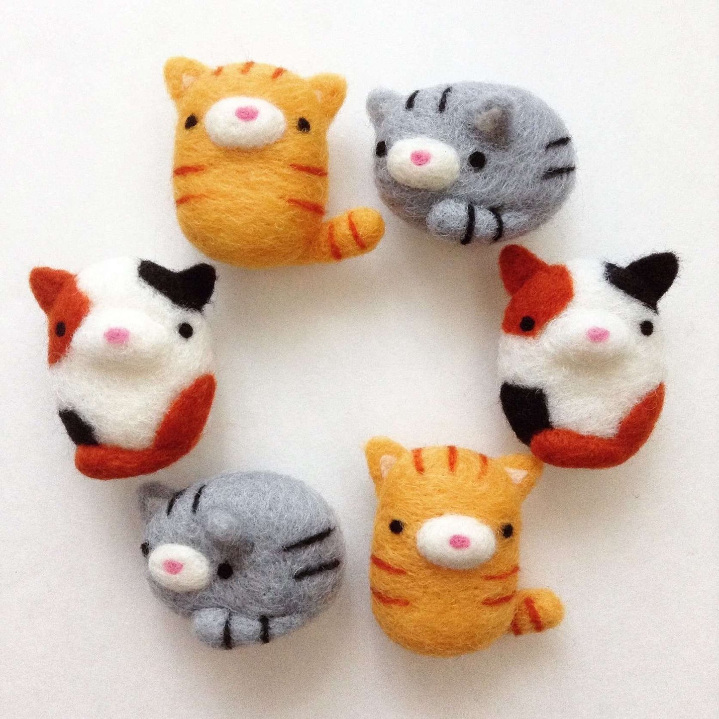Needle Felted Cat Magnet (Made-to-Order)