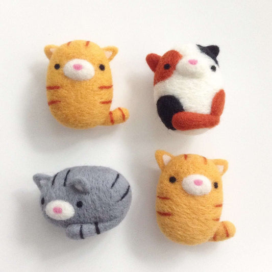 Needle Felted Cat Magnet (Made-to-Order)
