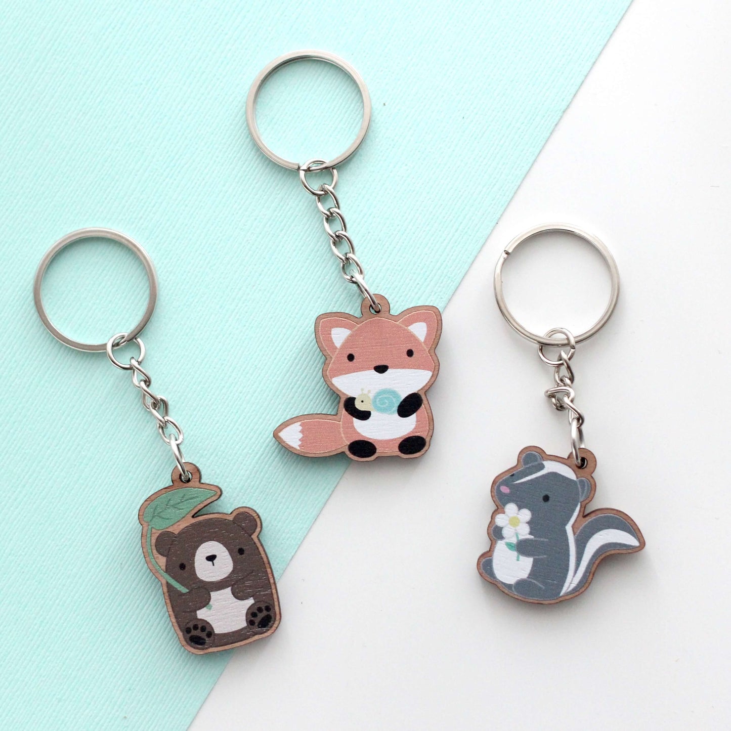 Skunk w/ Daisy Wooden Keychain - Cute Wood Charm - Eco-Friendly Gift