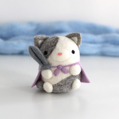 Needle Felted Cat Knight (Grey & White)