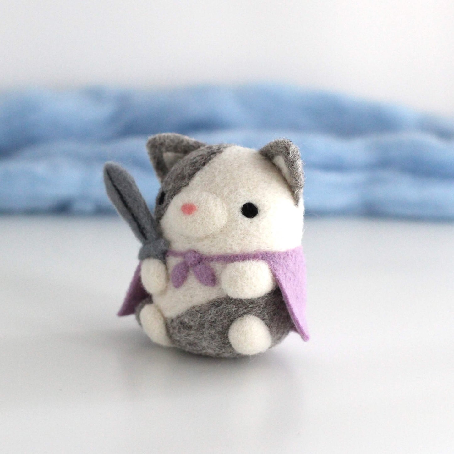 Needle Felted Cat Knight (Grey & White)