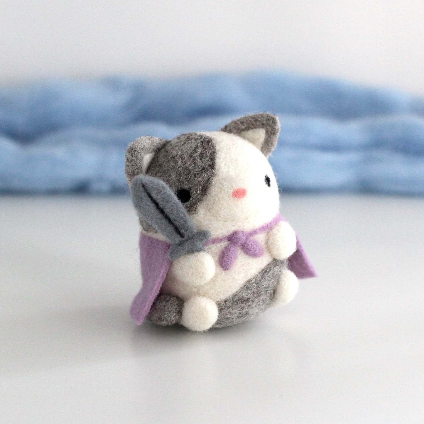 Needle Felted Cat Knight (Grey & White)