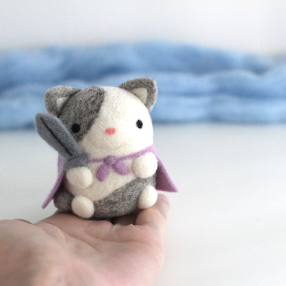 Needle Felted Cat Knight (Grey & White)