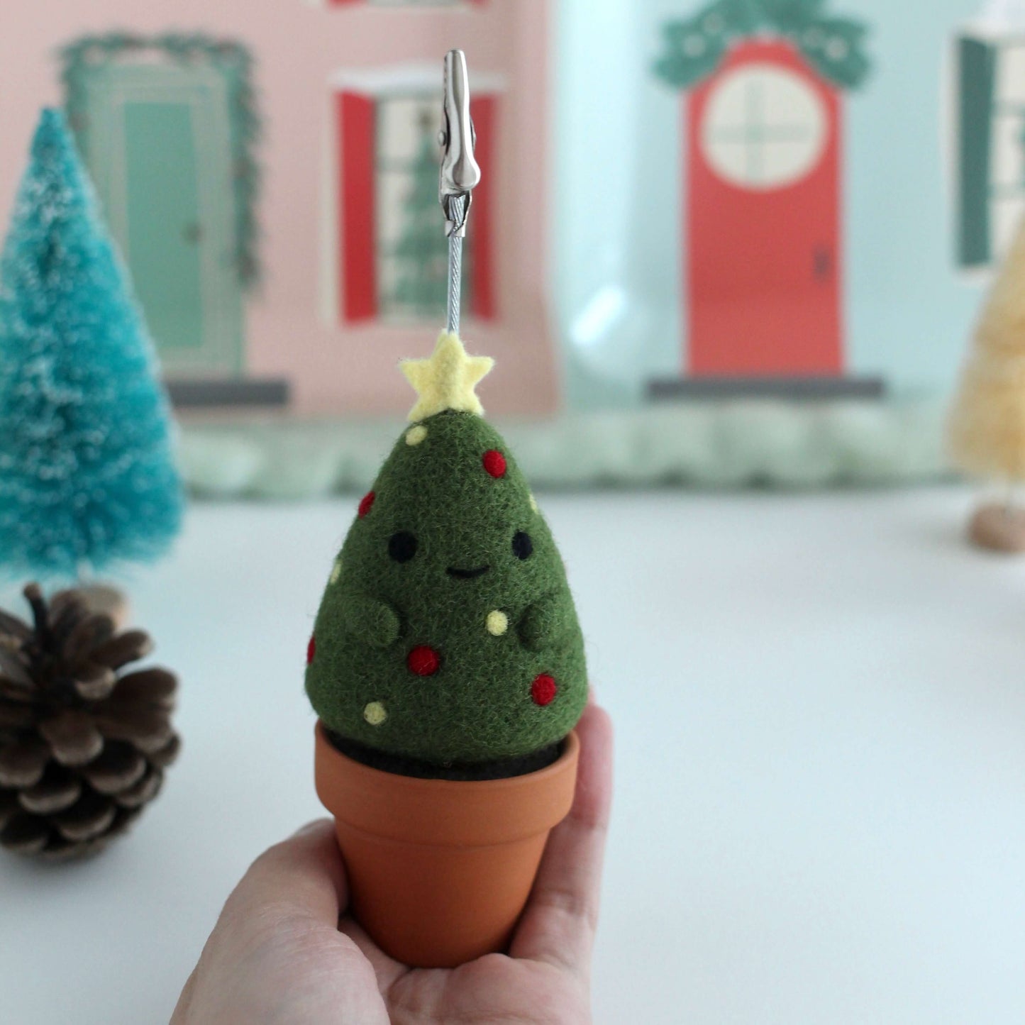 Needle Felted Christmas Tree Note Holder (Dark Green)