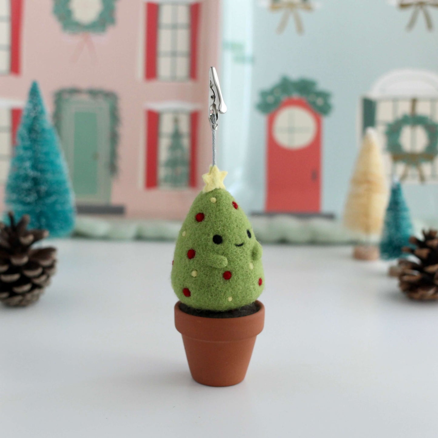 Needle Felted Christmas Tree Note Holder (Light Green)