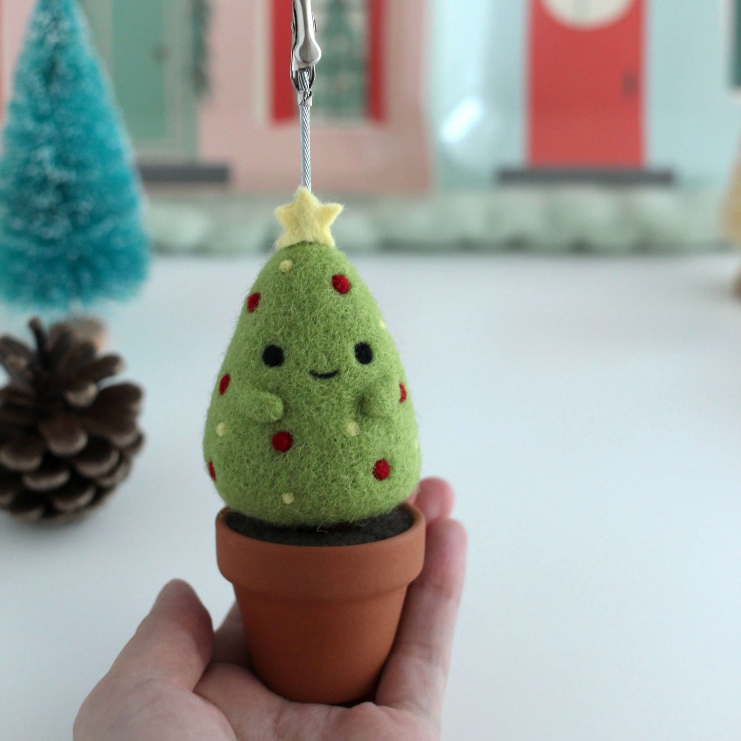 Needle Felted Christmas Tree Note Holder (Light Green)