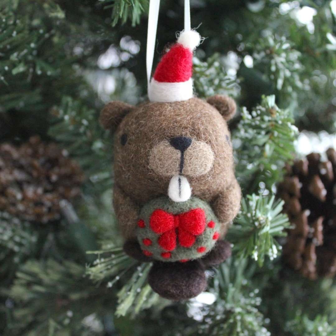 Needle Felted Beaver w/ Christmas Wreath