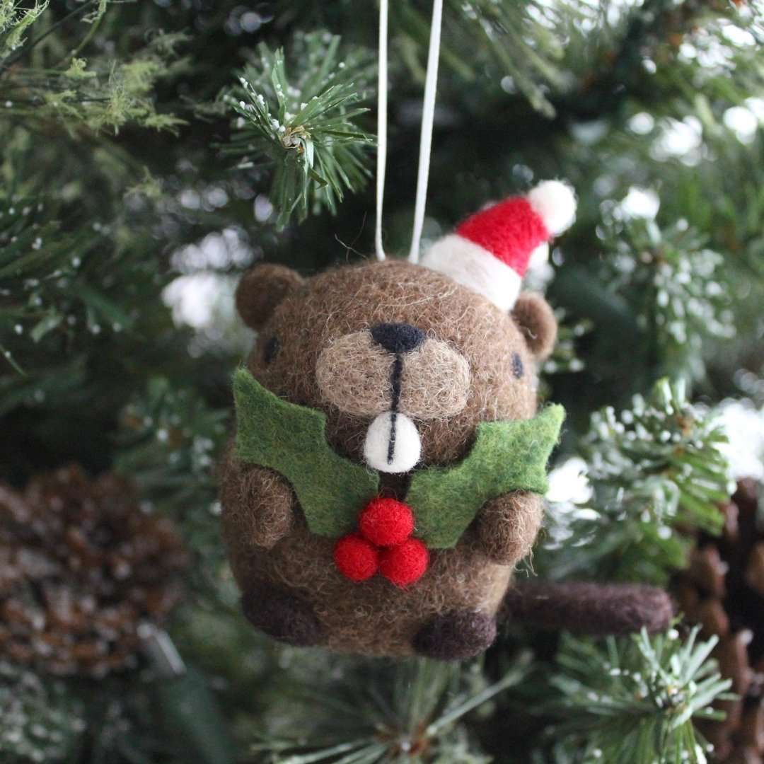 Needle Felted Beaver w/ Holly by Wild Whimsy Woolies