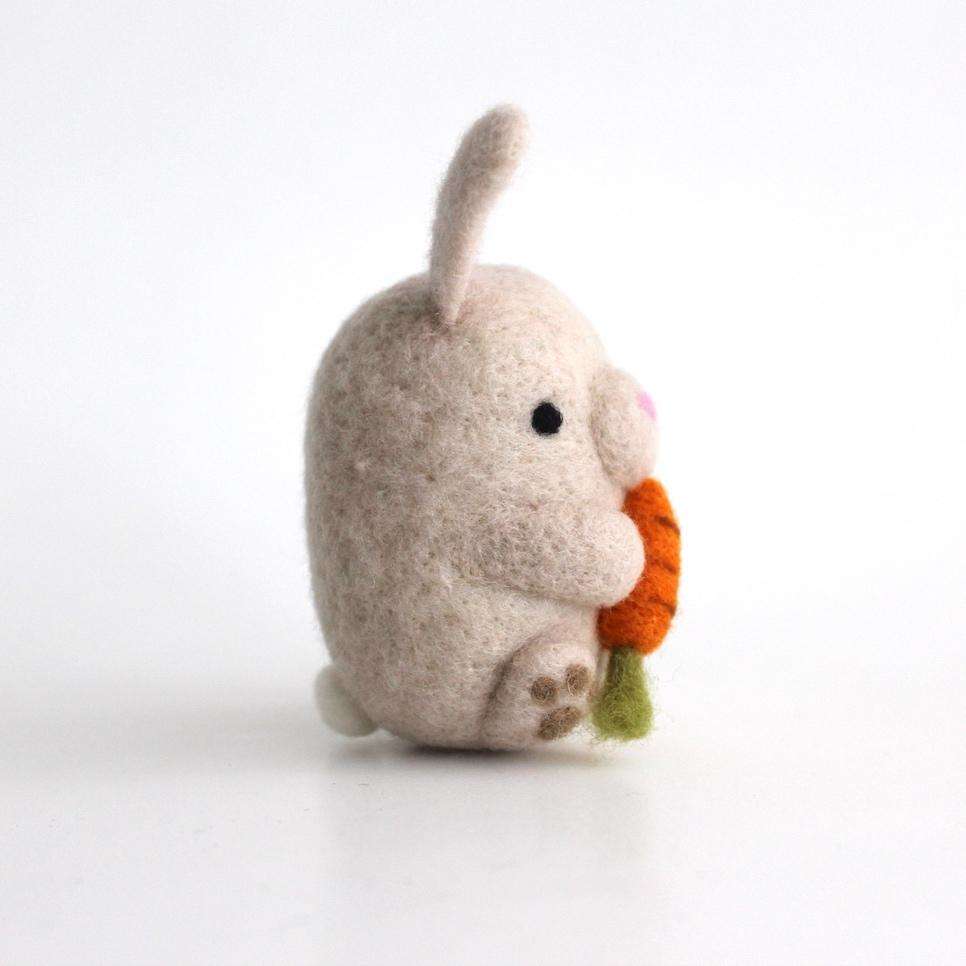 Needle Felted Bunny holding Carrot