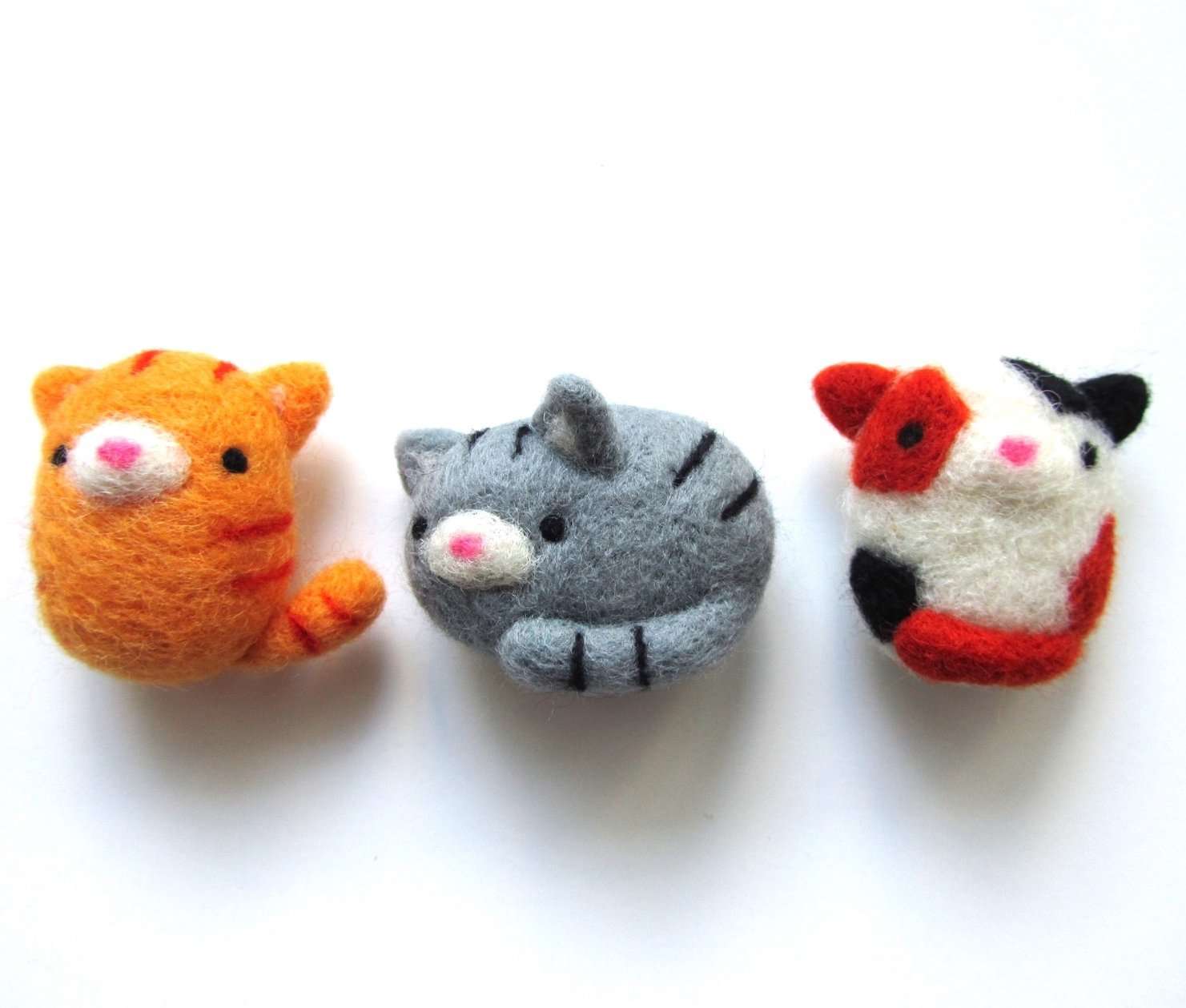 Needle Felted Cat Magnet (Made-to-Order) by Wild Whimsy Woolies