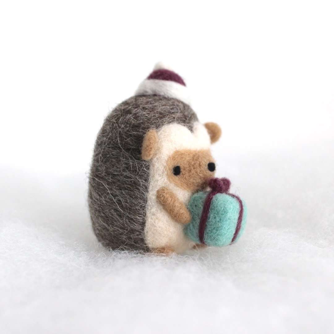 Needle Felted Hedgehog w/ Christmas Present (Purple Ribbon/Hat)